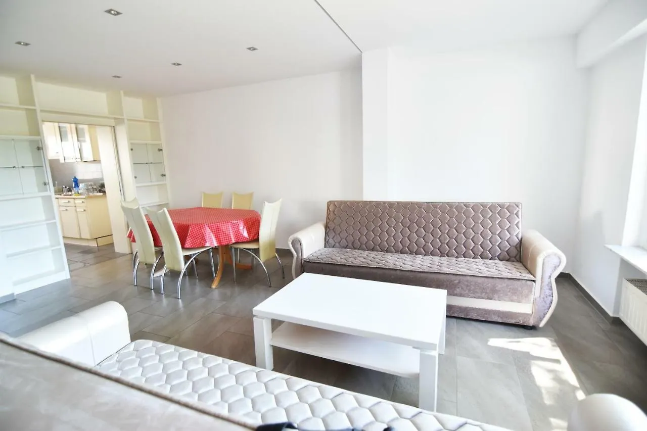 Holiday home Zeitwohnen Im Schonem Haus Mit Grosser Terrasse In Koln-Rath